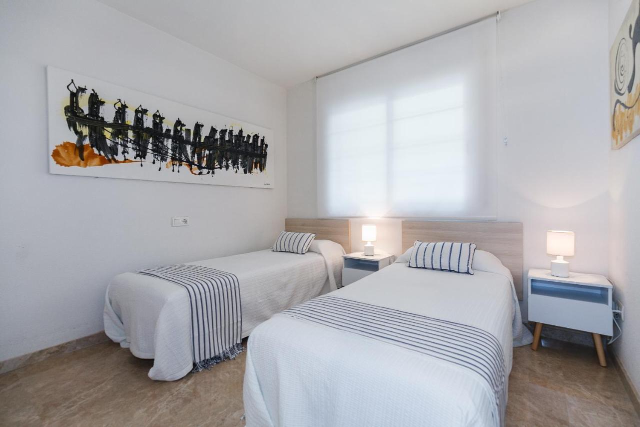 Uhc Arinsal Family Complex Apartment Salou Bagian luar foto