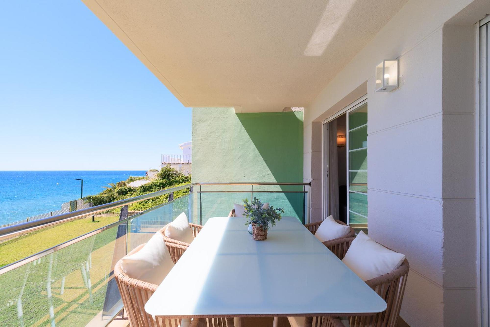 Uhc Arinsal Family Complex Apartment Salou Bagian luar foto