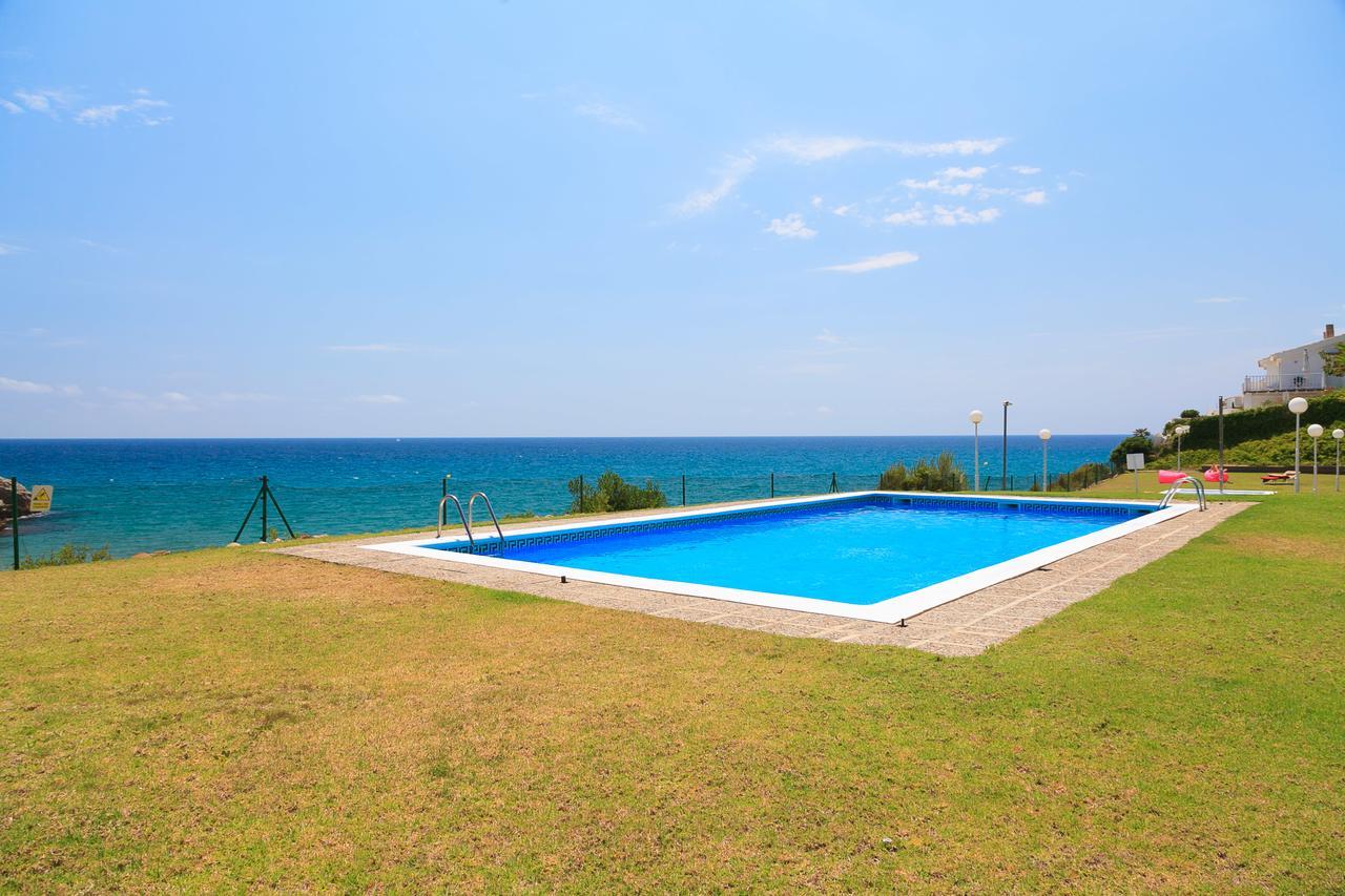 Uhc Arinsal Family Complex Apartment Salou Bagian luar foto